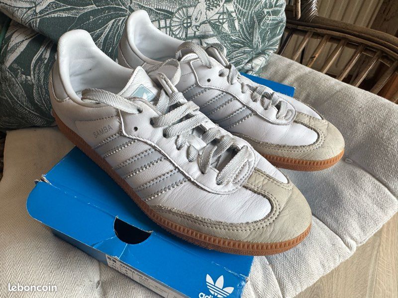 adidas gazelle silver green womens Women's Adidas Samba OG 'Sand Strata'