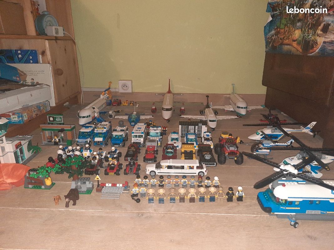 Legos city (image 2)