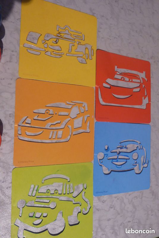 Lot coloriage créatif Cars : pochoirs, tampons, crayons (image 3)