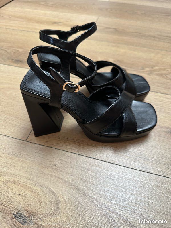Pimkie Sandales plateforme talons trapèze Noir Chaussures