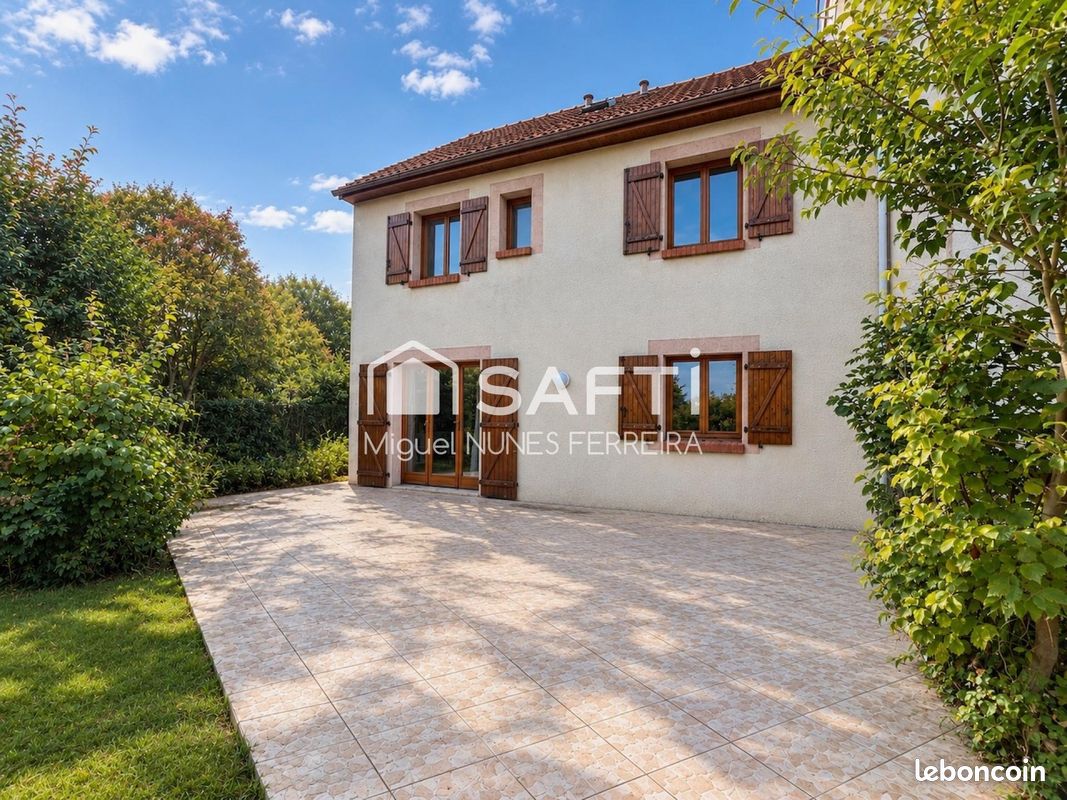 Maison 5 pièces 117 m² · à Amfreville-la-Mi-Voie · 117 m² · 239 000 €