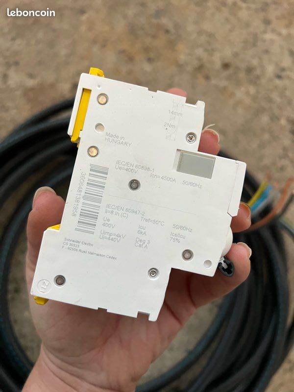 Disjoncteur modulaire Schneider 400 volt 32A + environ 9 mètres de câbles (image 6)