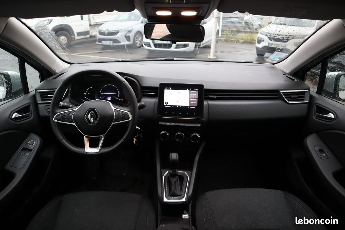 RENAULT CLIO V E-Tech 140 Business 1ère main, 5 places (image 3)
