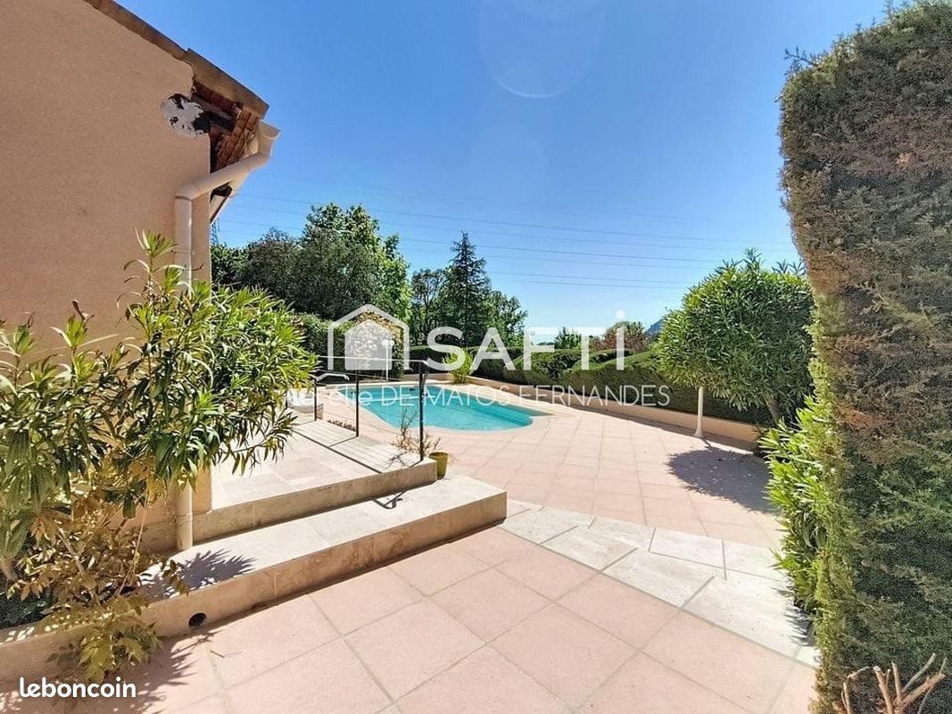Maison 5 pièces 115 m² · à Bagnols-en-Forêt · 115 m² · 540 800 €