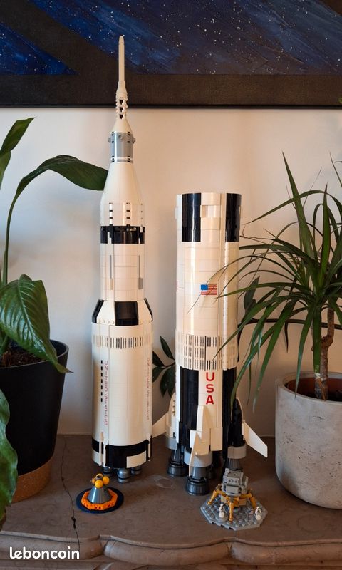 LEGO Ideas 92176 - NASA Apollo Saturn V - Complet + notice (image 3)