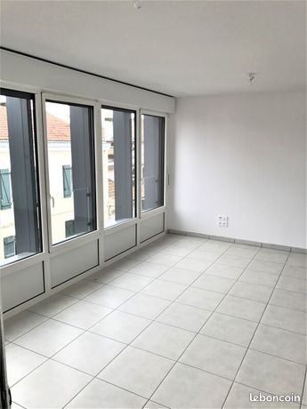 https://img.leboncoin.fr/api/v1/lbcpb1/images/0e/75/98/0e7598a1417e5fa8355c37b8583fb1962ae296e1.jpg?rule=ad-image