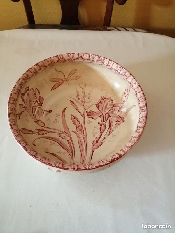 Grand Plat Ancien Vitrifenal Badonviller FB30 Signé Boucher – Scène Romantique Bleue