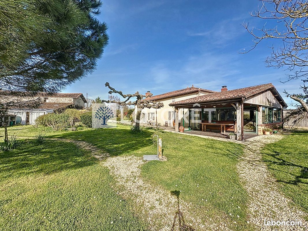 Propriété 6 pièces 144 m² - Glénay 79330 (image principale 0)