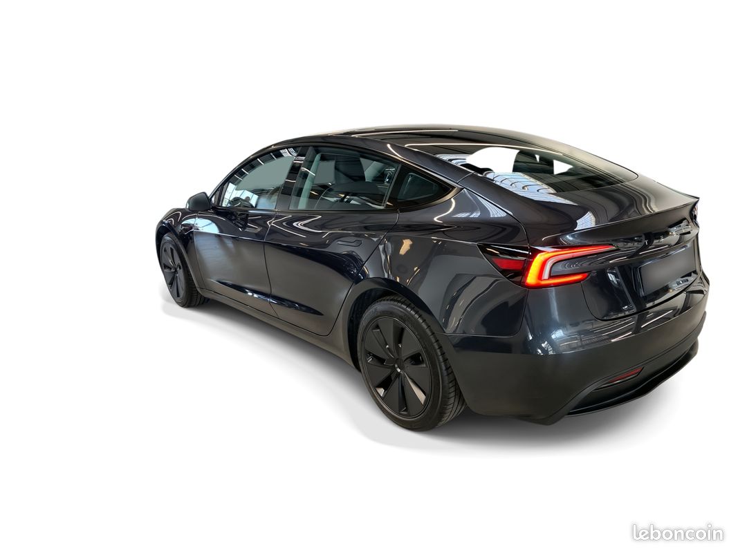 Tesla Model 3 2024 RWD - Véhicule d'occasion certifié (image 11)