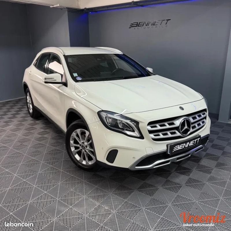 Mercedes Classe Gla (2) 180 SENSATION 7G-DCT - CAMERA/CARPLAY/CLIM/BOITE AUTO/GPS - GARANTIE 3MOIS (image 2)
