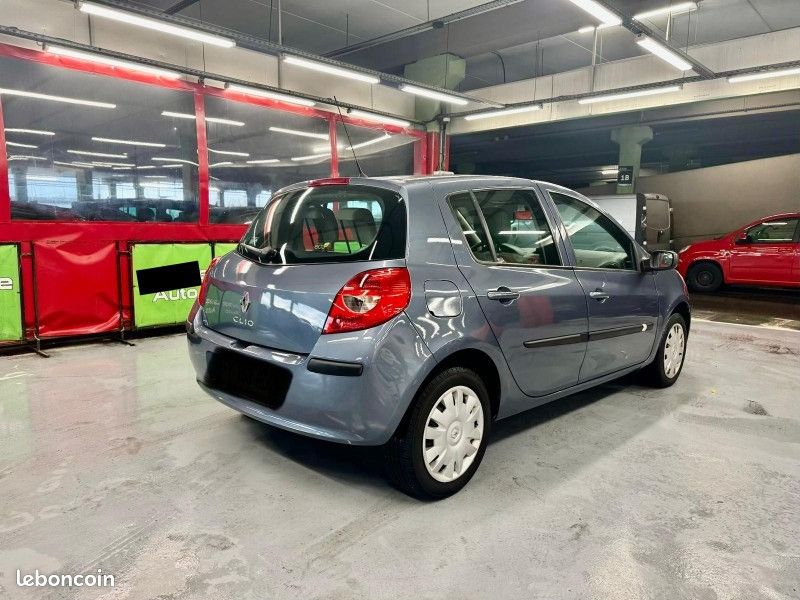 Renault CLIO III 1.5 DCI 85CH EXTRÊME CLAIRE QUICKSHIFT 5P ATOMATIQUE (image 5)