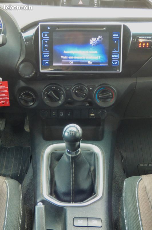 TOYOTA HILUX 4x4 DOUBLE Cabine 2.4 D4D 150 LEGENDE (image 19)
