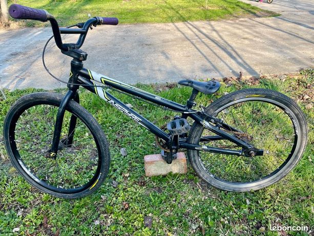 Pneu BMX Old School IRC - Noir - Freestyle Années 80 - Vélo
