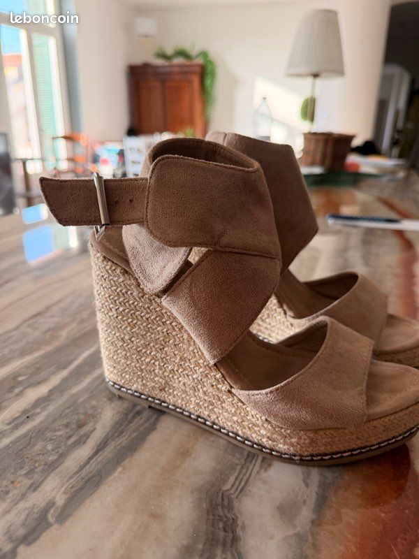 Chaussures compensées (image 2)