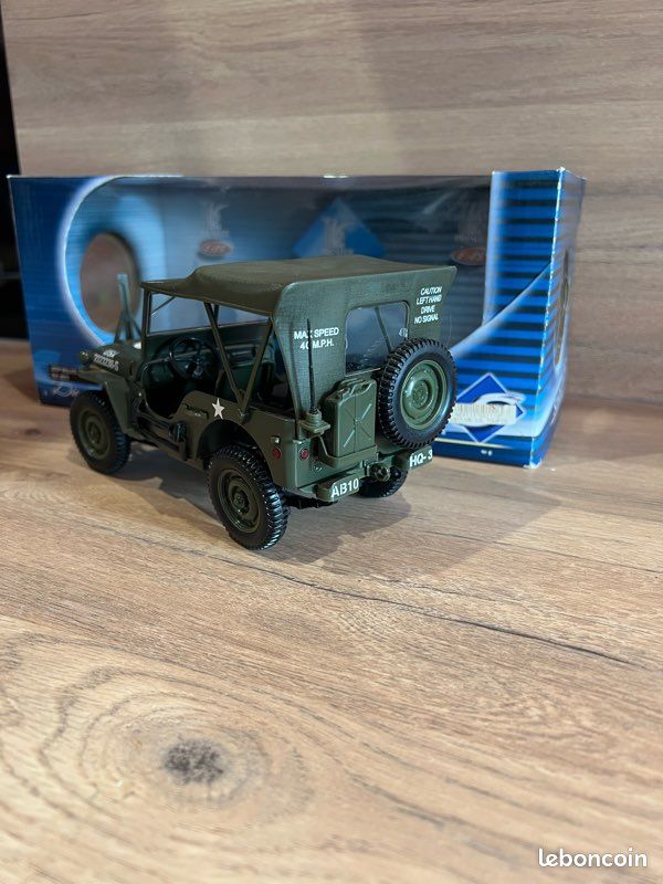 Jeep Willys Pompiers S.D.I du Var Cogolin + Moto Pompe Solido 1/43 - Collection
