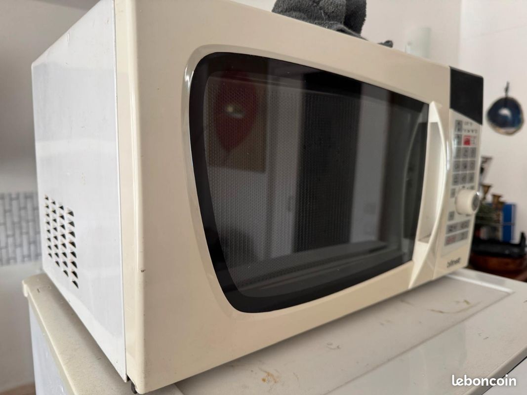 Micro-ondes grill en état à venir récupérer 35 (image 1)