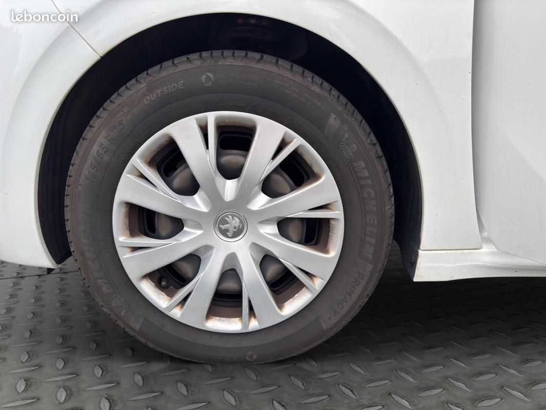 Peugeot 208 BUSINESS 1.6 BlueHDi 75ch S&S BVM5 Active Business - Garantie 6 mois (image 25)