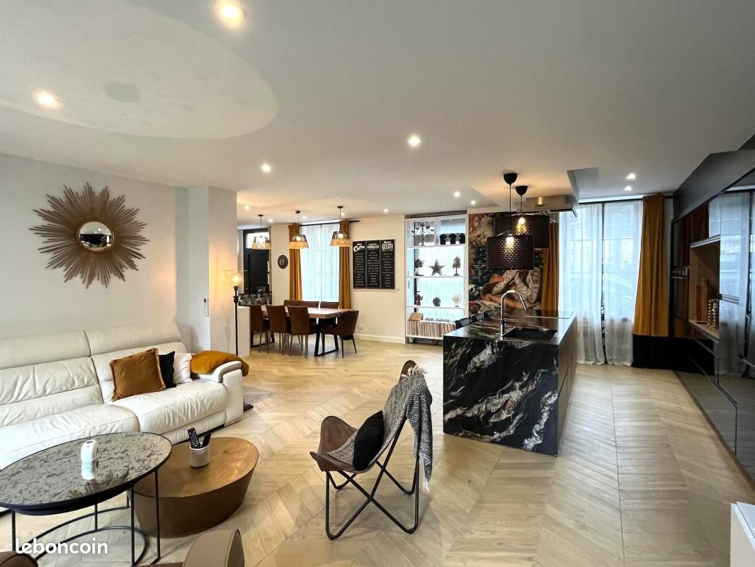 Maison de ville 6 pièces 208 m² - Dax 40100 (image principale 0)