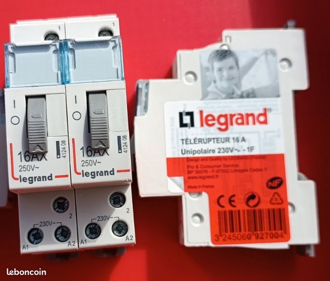 3 télérupteurs neufs LEGRAND 16A
neufs jamais servi
Payé 30 euros l'unité, je le vends 15 euros l'unité (image 2)