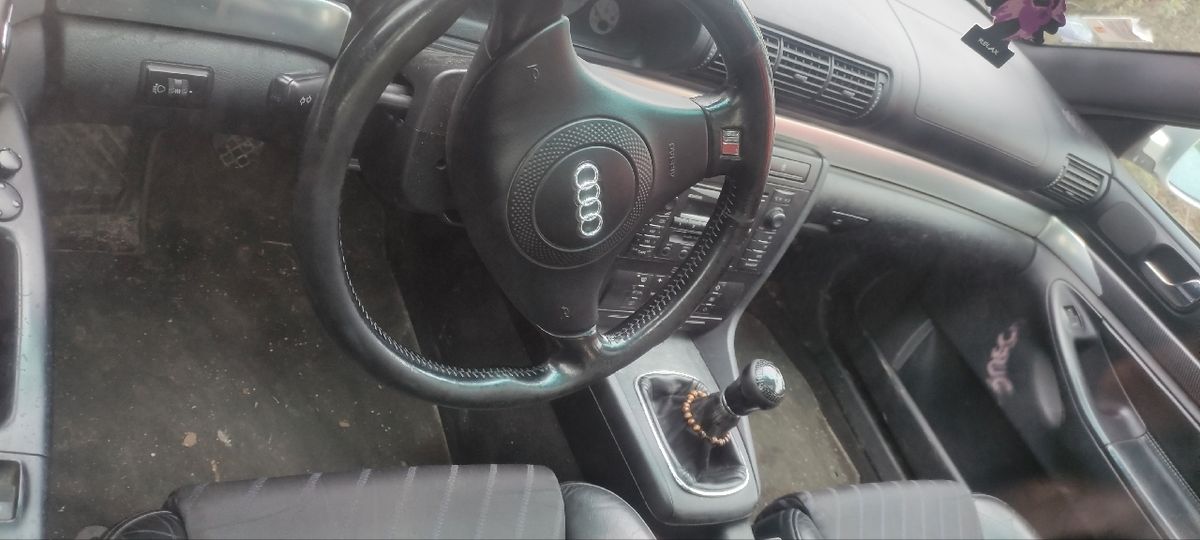 Audi A4 b5 v6 - Voitures