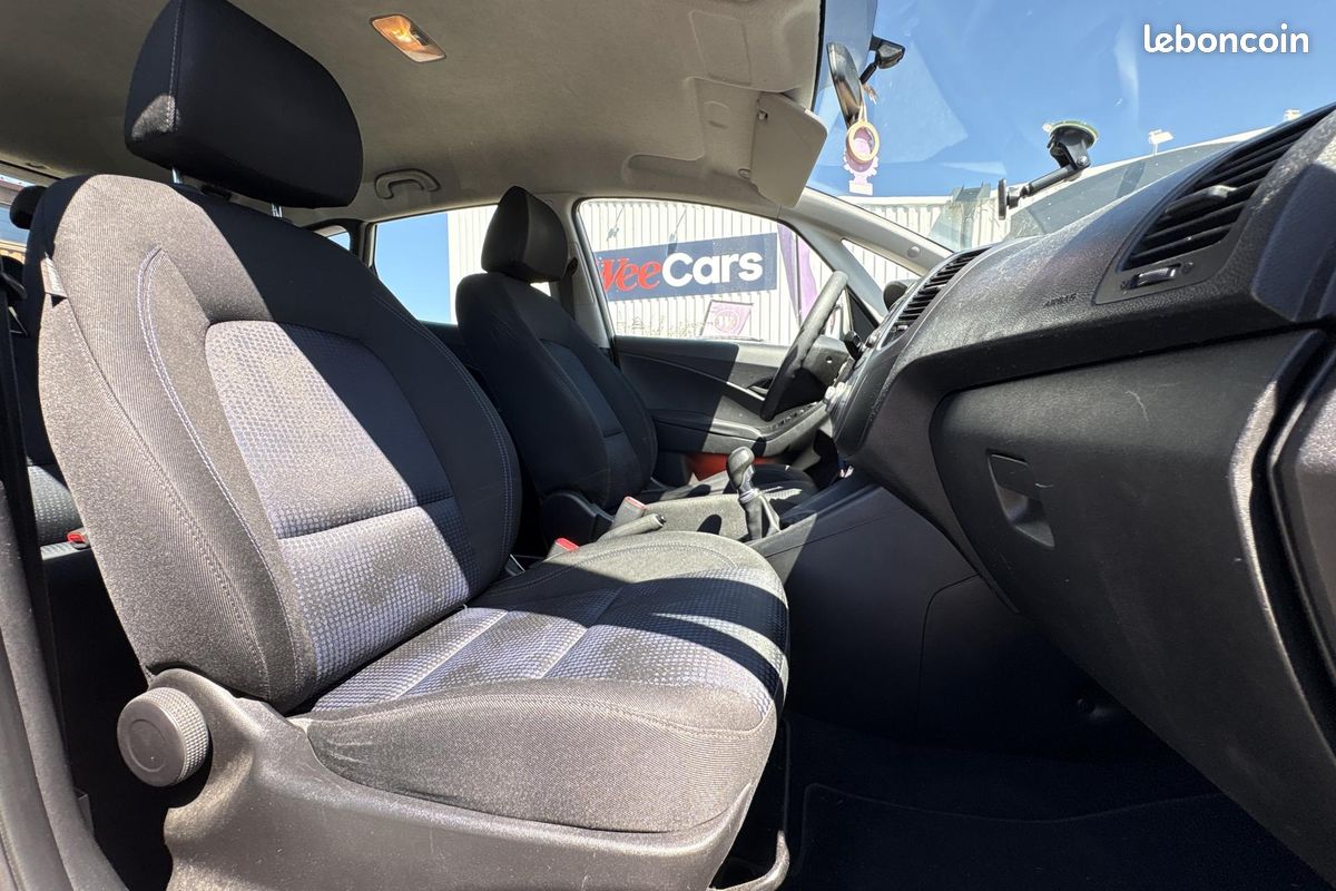 Hyundai ix20 1.4 90 pack evidence (image 14)