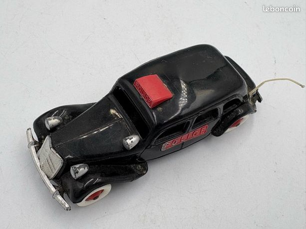 NOREV, CITROËN 15 SIX FAMILIALE POLICE, 1/43e A RESTAURER EUR 6,00