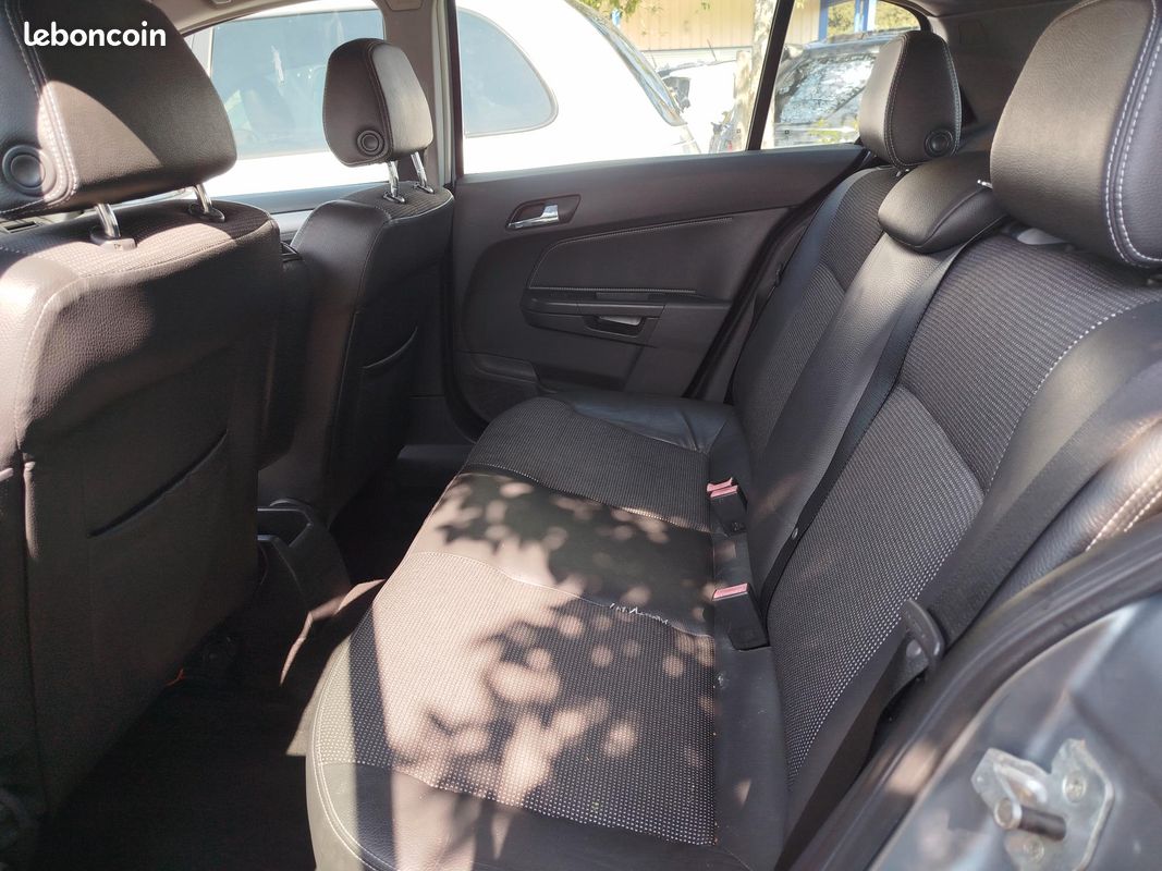 OPEL ASTRA 1.8i 125 CHX VITRES ET RETROS ELECTRIQUES, RADIO CD + COMMANDE AU VOLANT, JANTES ALU, REPRISE POSS ,GARANTIE 3 MOIS (image 4)