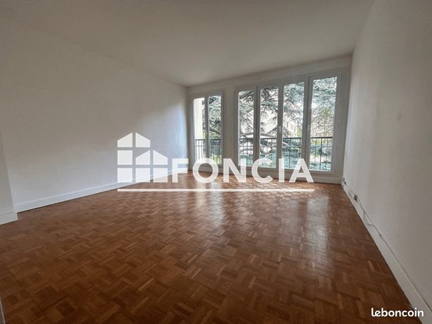 Appartement 3 pièce(s) 77 m²à louer Saint-germain-en-laye