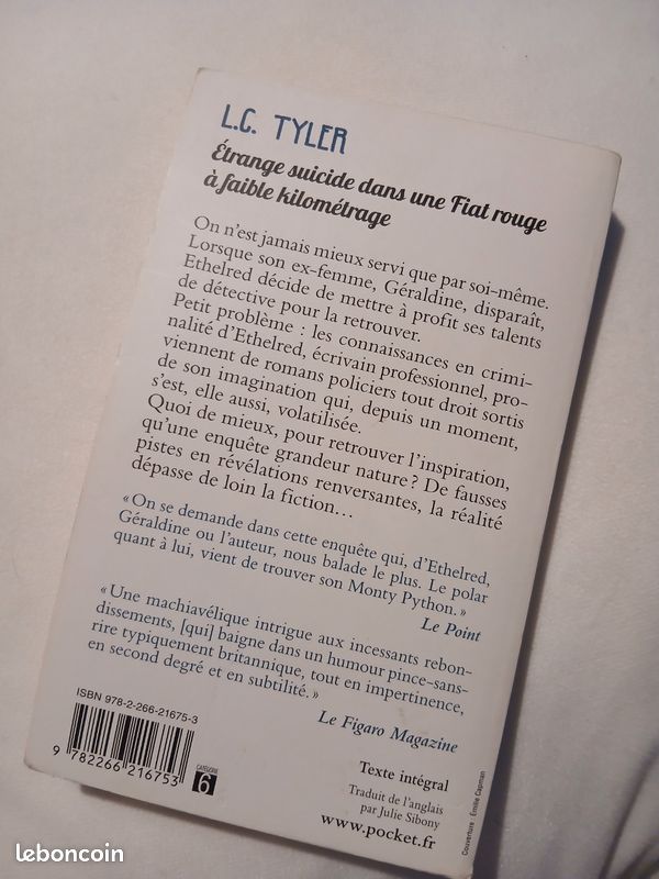 Livre Etrange suicide dans une fiat rouge à faible kilométrage (image 3)