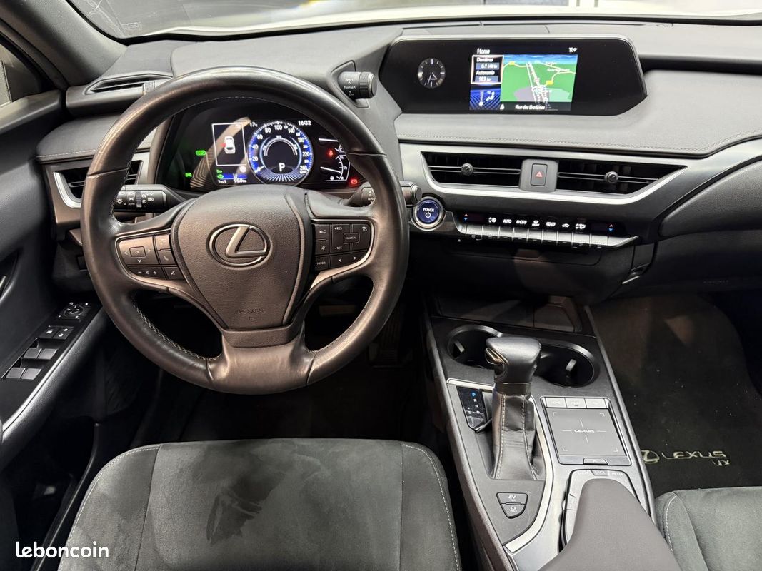 LEXUS UX 250h 2WD - BV E-CVT 2020 250H Executive (image 8)