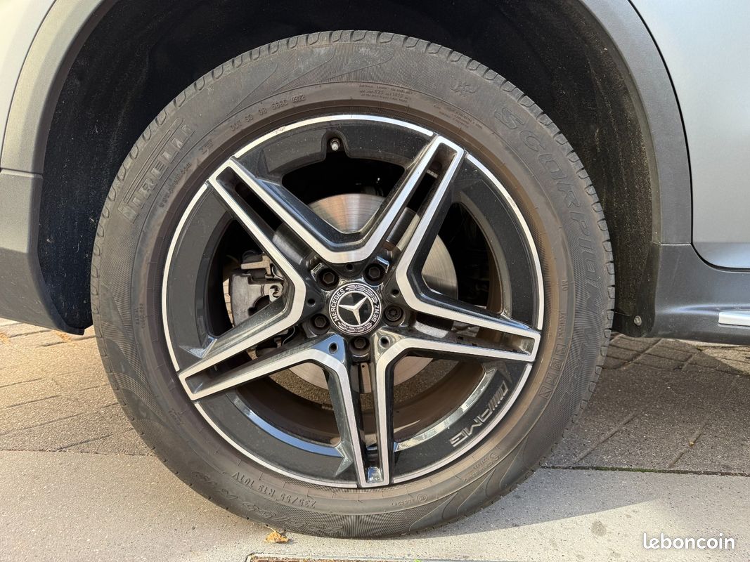 MERCEDES GLC 300 e 9G-Tronic 4Matic AMG Line 320 ch HYBRID TOIT OUVRANT entretien 100% Mercedes garantie Mercedes (image 25)