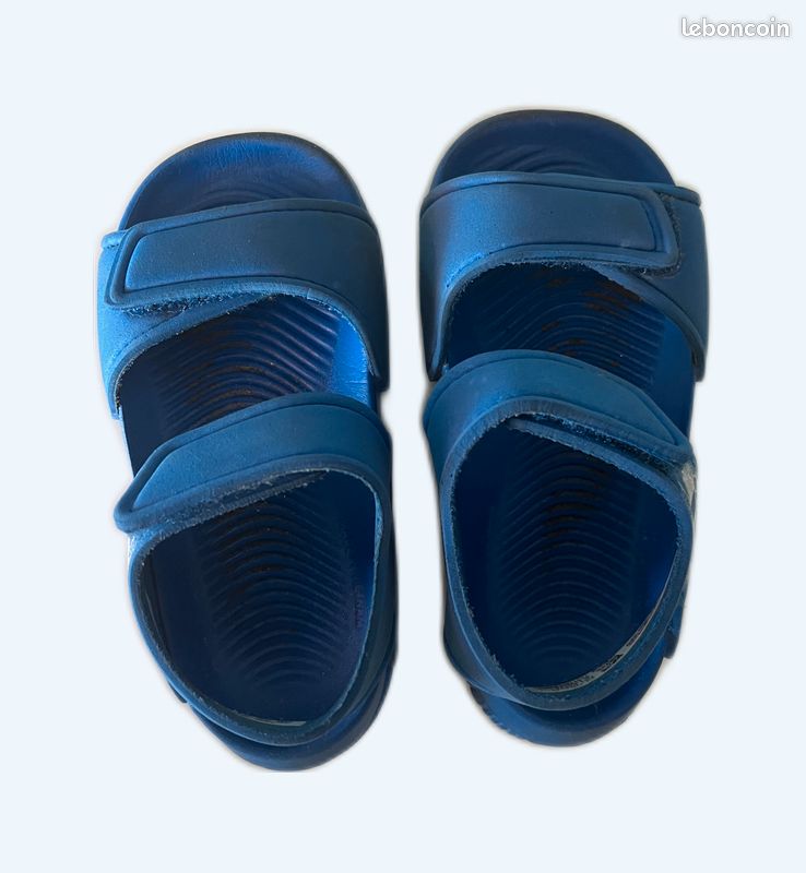 Sandales adidas taille 21 (image 1)