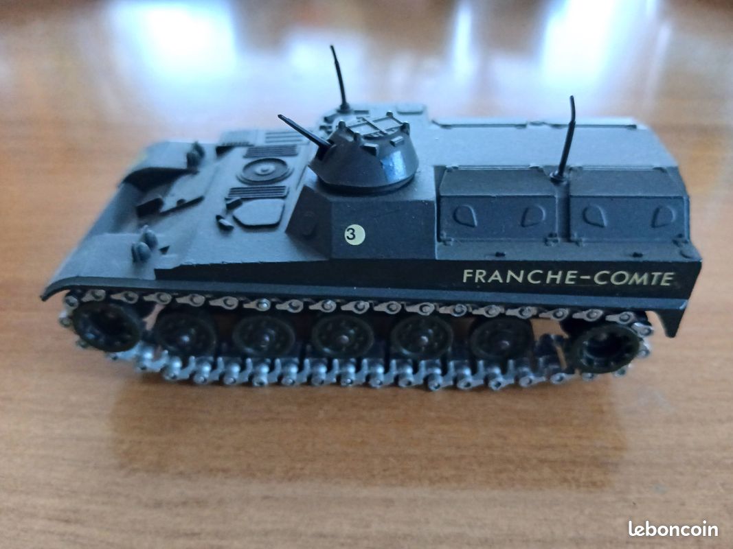 SOLIDO MILITAIRE n°227 - AMX 13t V.C.I - FRANCHE-COMTE - 1/50
