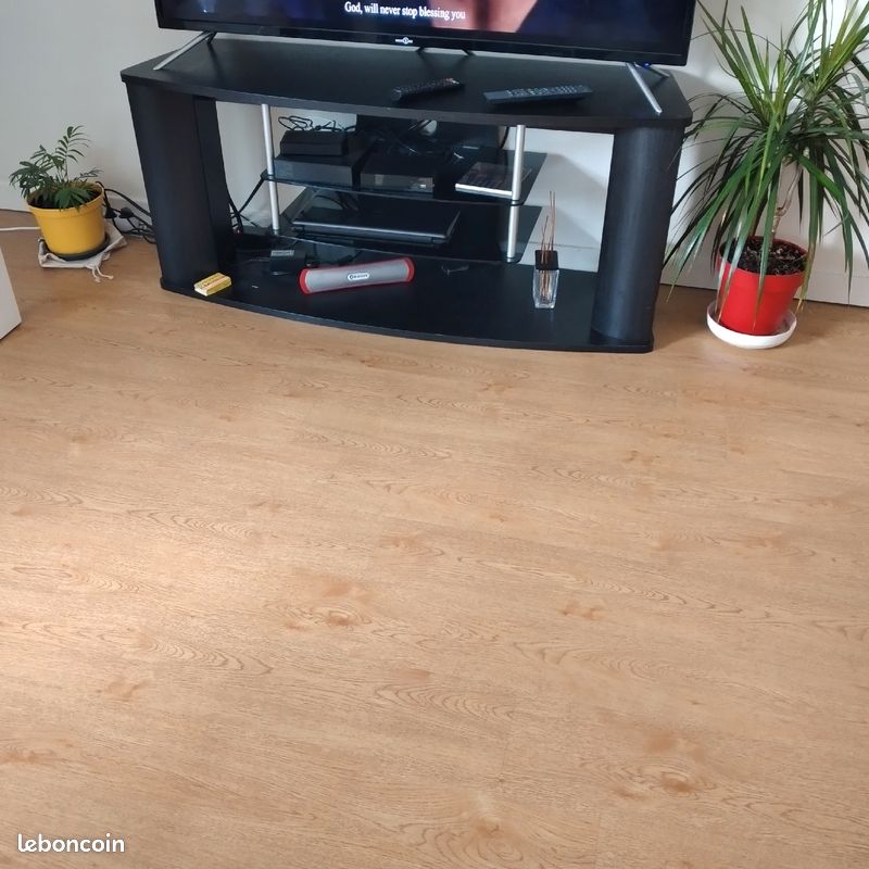 Meuble tele avec vitres (image 2)