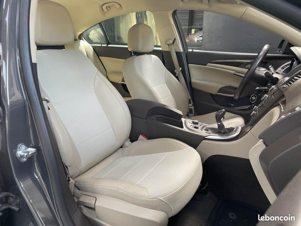 OPEL INSIGNIA 2.0 CDTI 160 COSMO - Sieges électriques / Radars / Bluetooth (image 11)