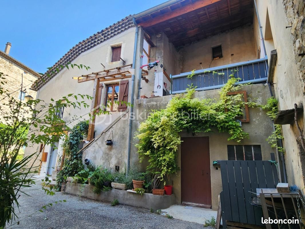 Maison 8 pièces 180 m² · à Manas · 180 m² · 180 000 €