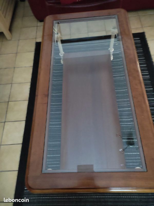 Vend table basse avec plateau en verre (image 1)
