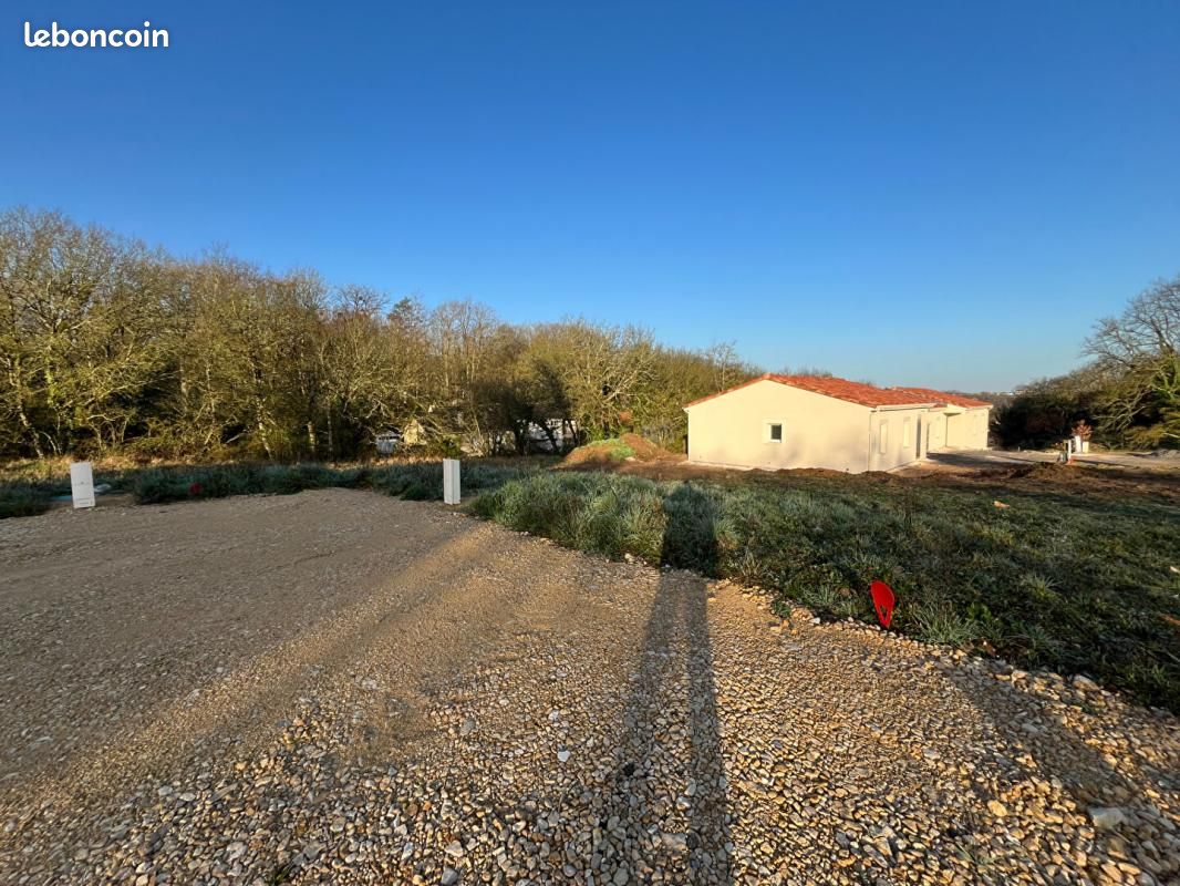 Terrain 527 m² Saint Benoit · à Saint-Benoît · 88 050 €