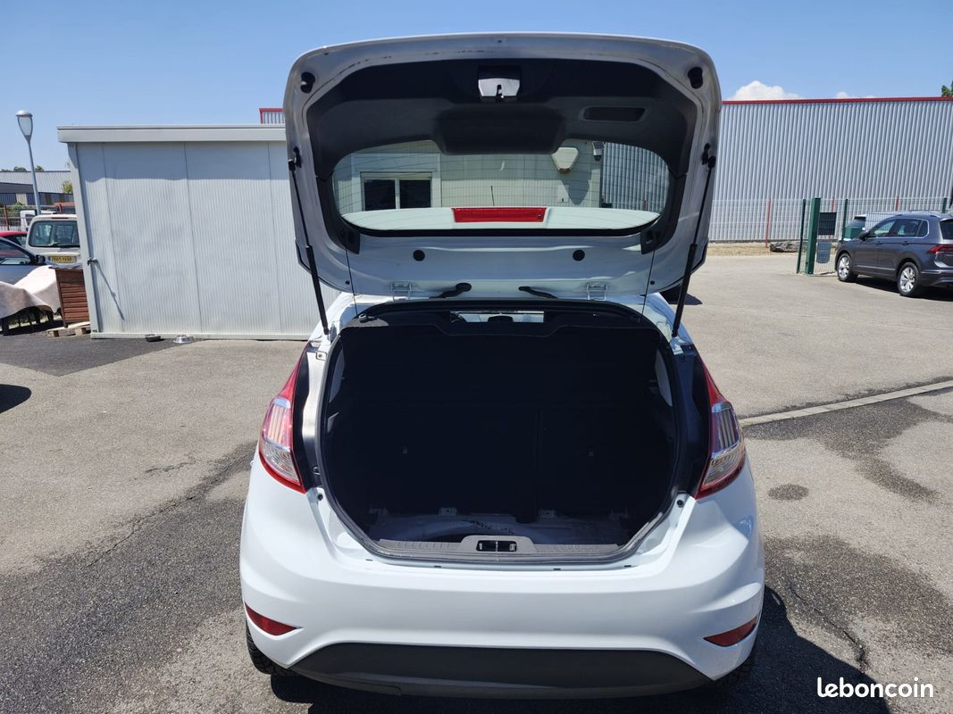FORD Fiesta 1.5 TDCI 95ch - Titanium (image 8)