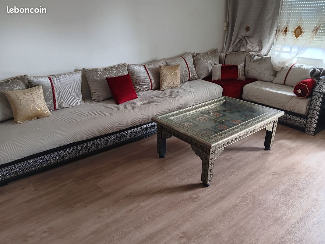 Salon marocain en U de gamme noir et gris + table orientale artisanale (image 2)