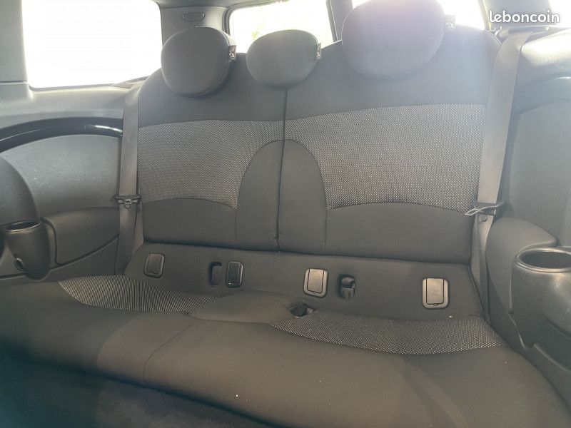 Mini CLUBMAN COOPER D 112CH (image 9)