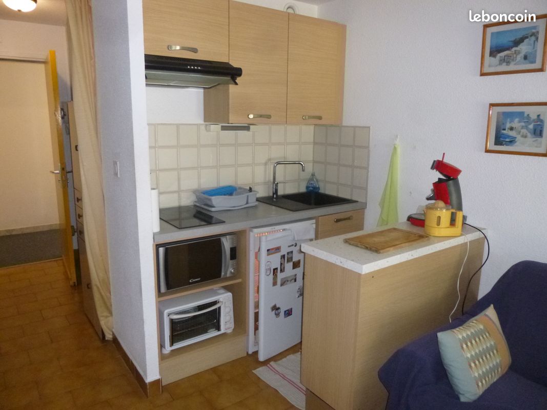 Studio cabine 2 personnes vers port et plage (image 1)