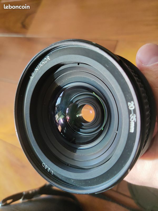 Objectif Grand Angle NIKON AF-D Nikkor 20mm f/2,8 + FILTRE UV L37C Objectif Grand Angle NIKON AF-D Nikkor 20mm f/2,8 + FILTRE UV L37C