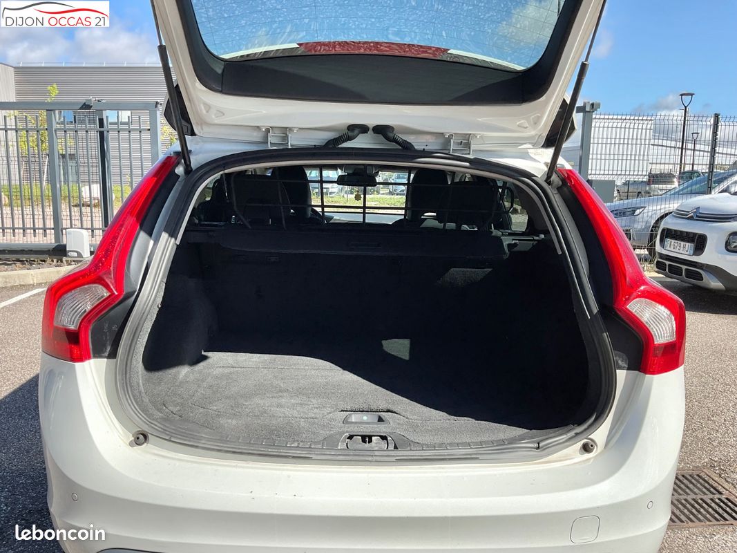 VOLVO V60 T5 240 ch R-design Powershift A (image 9)