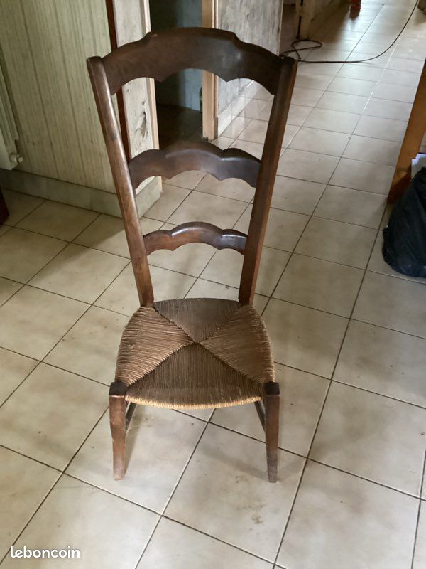 Chaise haute (image 1)