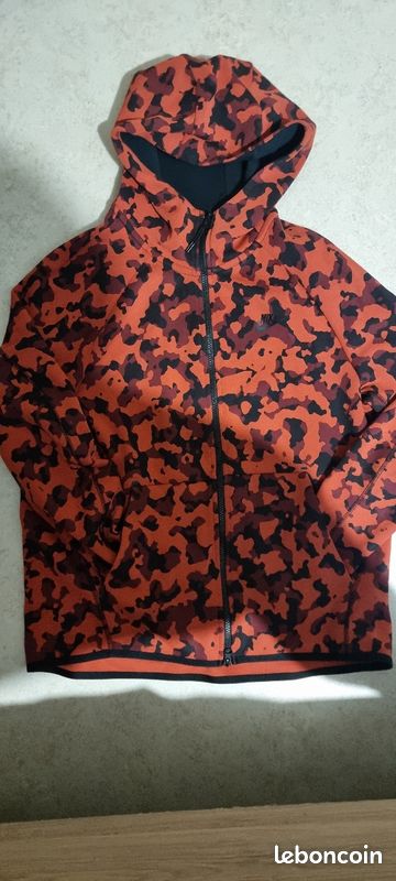 Gilet de survêtement Nike-Tech camo rouge Vêtements