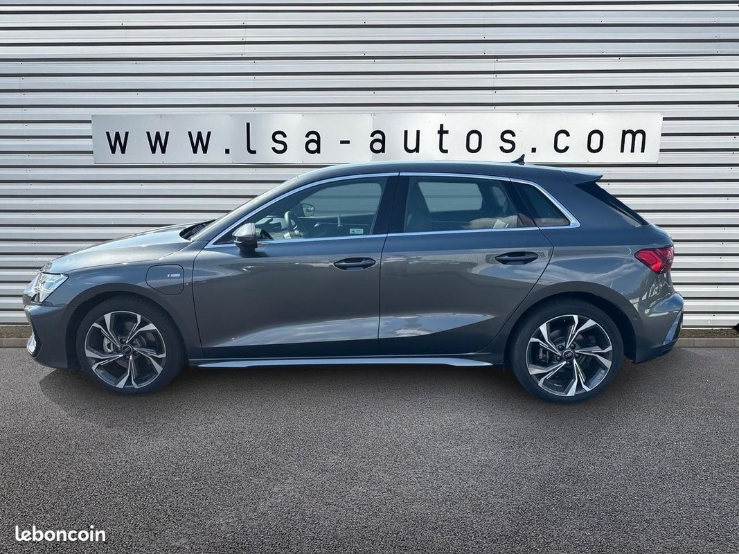 AUDI A3 SPORTBACK 40 TFSI e 204 S-Tronic 6 S-line (image 2)