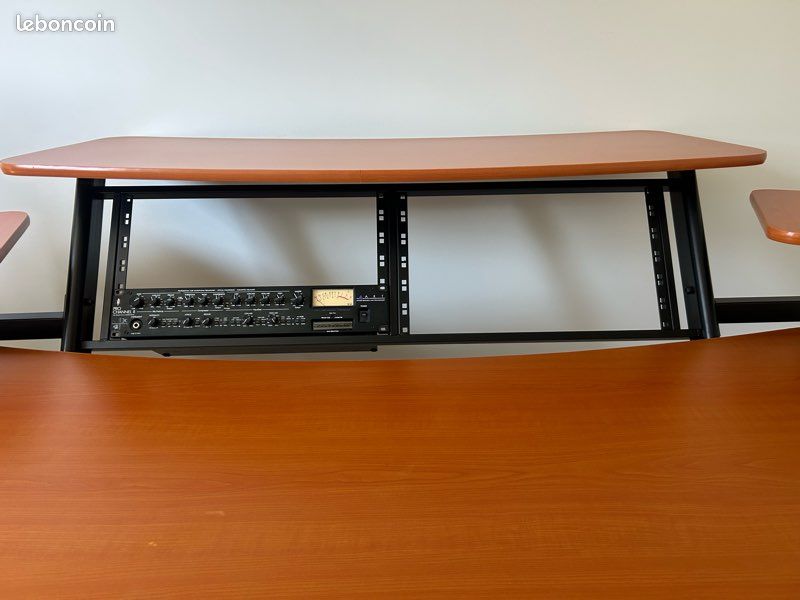 Bureau MAO / Home-studio, Eagletone Studioden 300 (image 5)