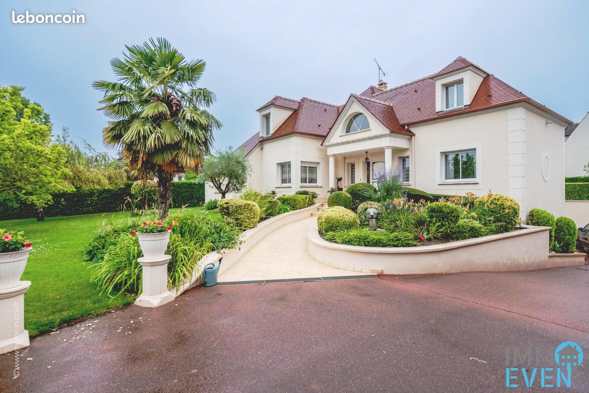Maison 7 pièces 250 m² · à Ballancourt-sur-Essonne · 250 m² · 775 000 €