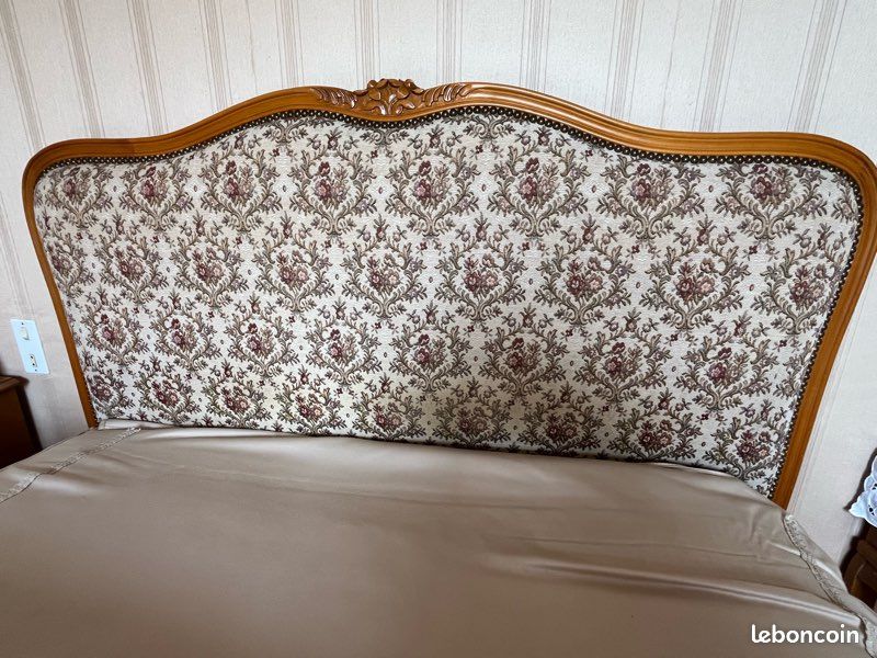 Ensemble chambre à coucher comprenant 1 lit + 2 tables de chevet + 1 armoire (image 2)